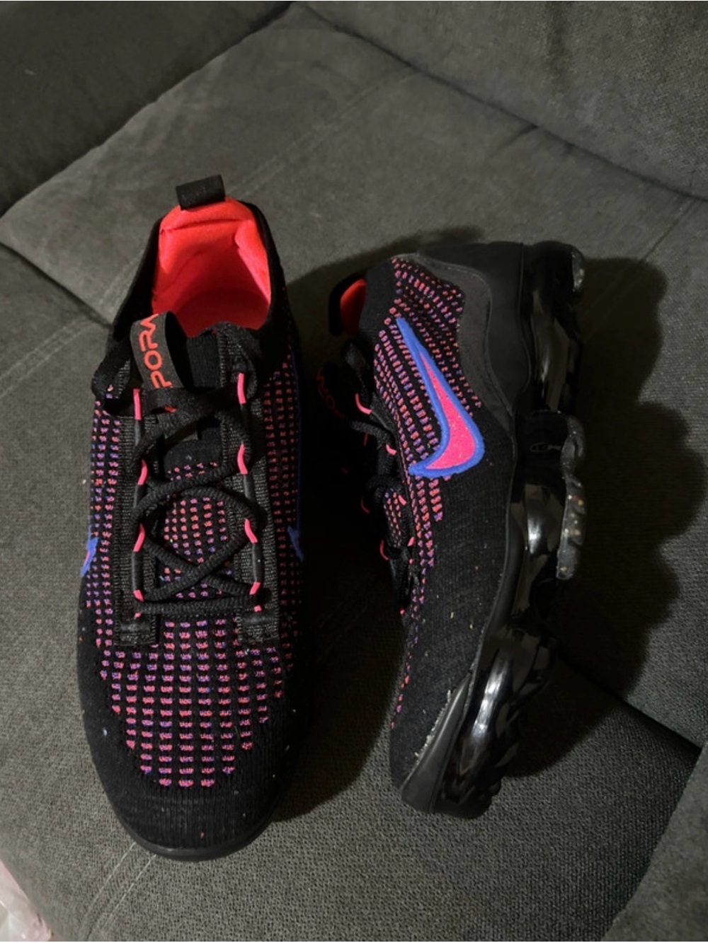 Nike - Picture 3 of 5